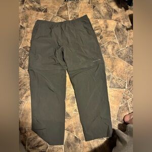 Columbia Omni-Shade with UV protection gray convertible hiking pants. XXL